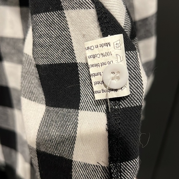 Black and white flannel shirt from Amazon - Picture 6 of 7